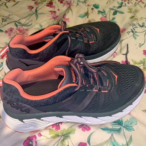 HOKA GAVIOTA 2 , WOMANS SNEAKERS SIZE 9.5 PREowned - Picture 1 of 6
